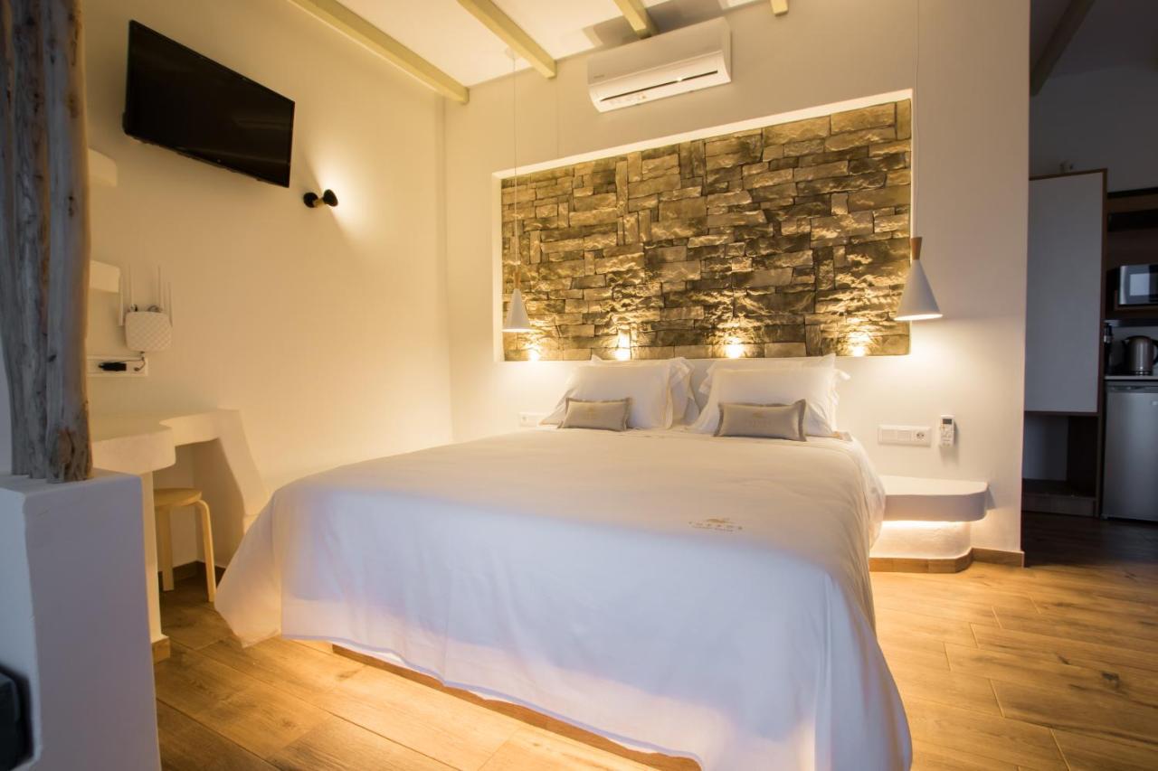 Theros Luxury Villas Damatria Exterior photo